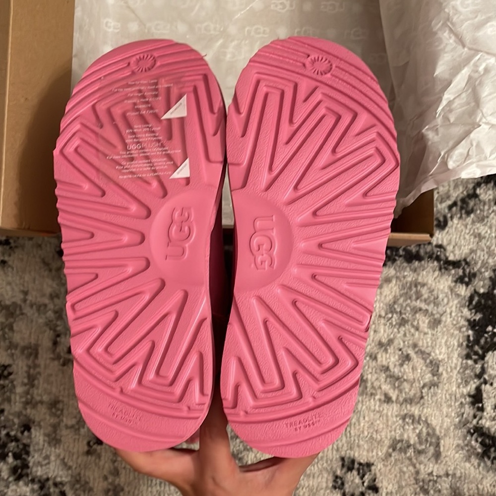 UGG Kids’ Classic II Glitz Bootie in Wild Berry, Big Girl sz 5 - Picture 5 of 10